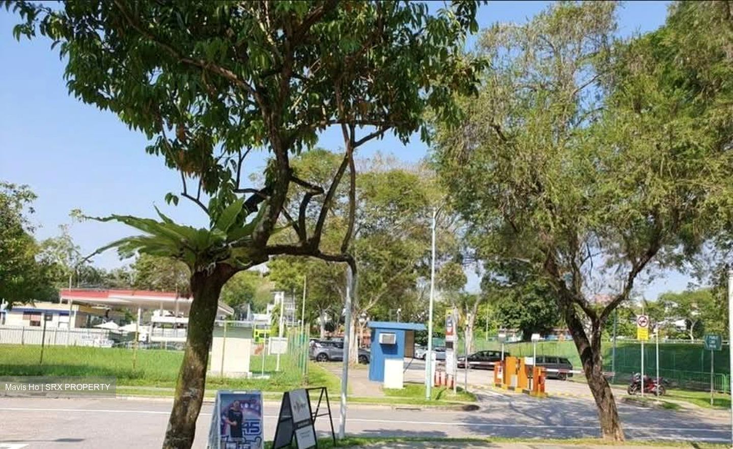 Sembawang Hills Estate (D20), Shop House #577684391